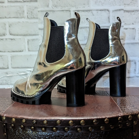 Louis Vuitton Metallic Platform Heels size 8 - Picture 10 of 16